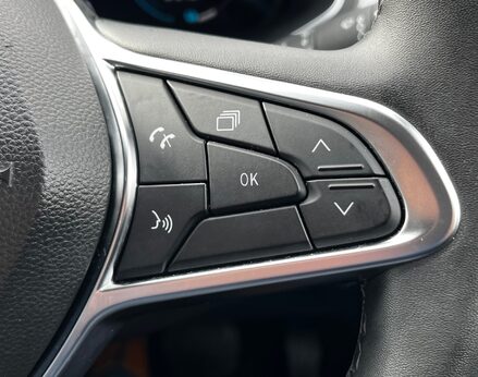 Renault Captur TECHNO E-TECH 57