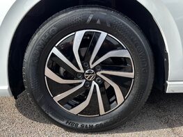 Volkswagen Polo LIFE TSI 13