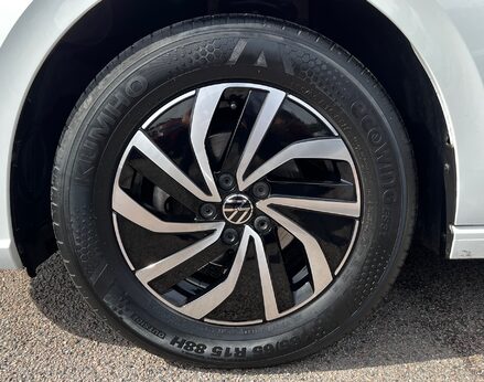 Volkswagen Polo LIFE TSI 13