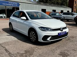 Volkswagen Polo LIFE TSI 4