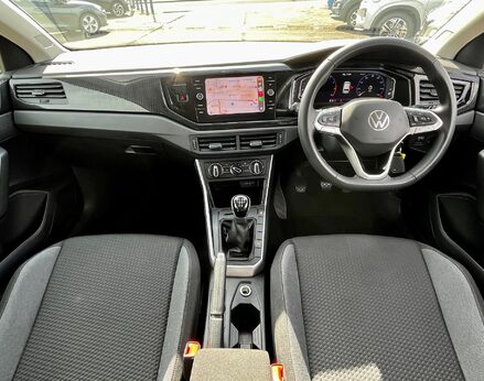 Volkswagen Polo LIFE TSI 2