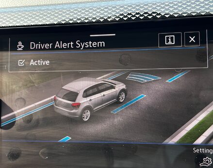 Volkswagen Polo LIFE TSI 47