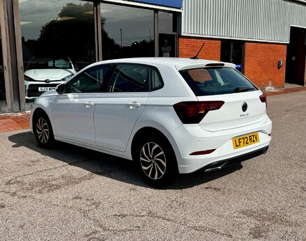 Volkswagen Polo LIFE TSI 9