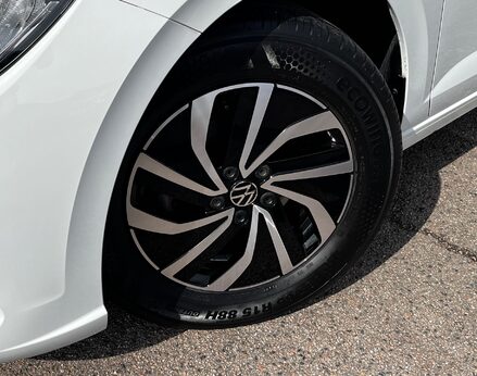 Volkswagen Polo LIFE TSI 3