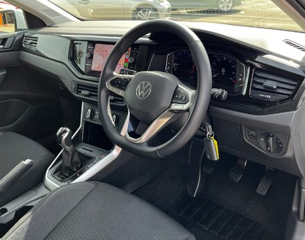 Volkswagen Polo LIFE TSI 18