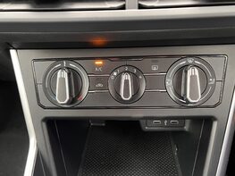 Volkswagen Polo LIFE TSI 53