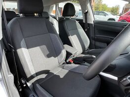 Volkswagen Polo LIFE TSI 66