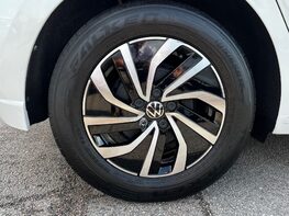 Volkswagen Polo LIFE TSI 15