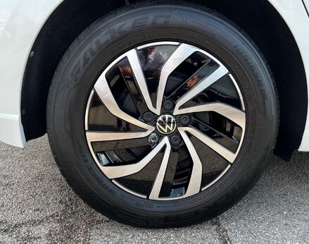 Volkswagen Polo LIFE TSI 15