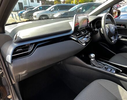 Toyota C-HR DESIGN 17