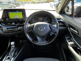 Toyota C-HR DESIGN 19