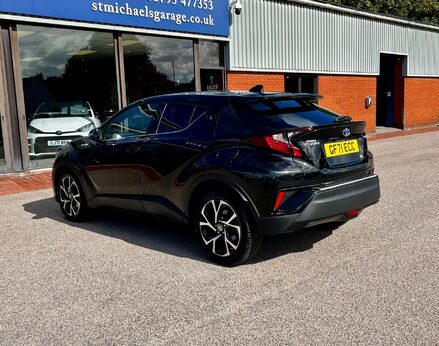 Toyota C-HR DESIGN 9