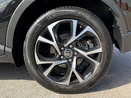 Toyota C-HR DESIGN 14