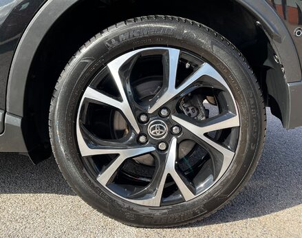 Toyota C-HR DESIGN 14