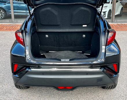 Toyota C-HR DESIGN 76