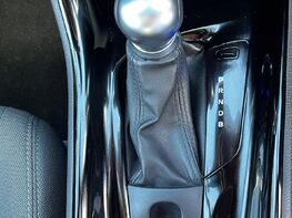 Toyota C-HR DESIGN 59