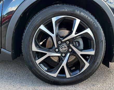 Toyota C-HR DESIGN 16