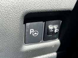 Toyota C-HR DESIGN 68