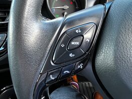 Toyota C-HR DESIGN 63