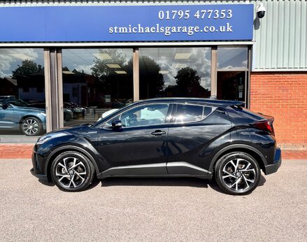 Toyota C-HR DESIGN 11