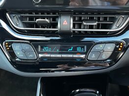 Toyota C-HR DESIGN 54