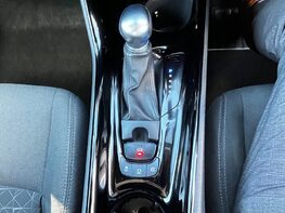 Toyota C-HR DESIGN 61