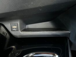 Toyota C-HR DESIGN 58