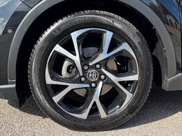 Toyota C-HR DESIGN 13