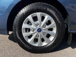 Ford Tourneo Custom 320 ZETEC ECOBLUE 17