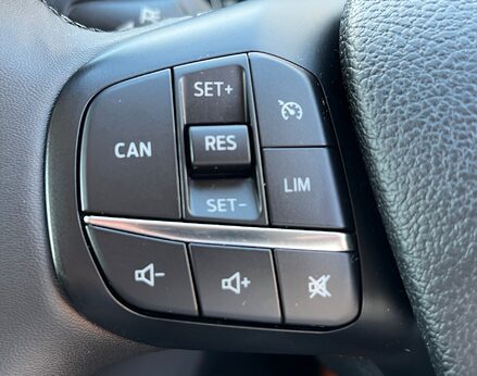 Ford Tourneo Custom 320 ZETEC ECOBLUE 51