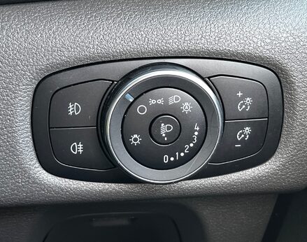 Ford Tourneo Custom 320 ZETEC ECOBLUE 55