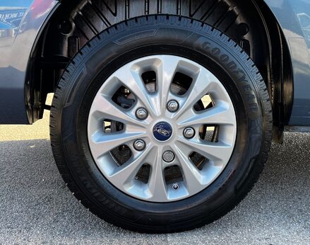 Ford Tourneo Custom 320 ZETEC ECOBLUE 19