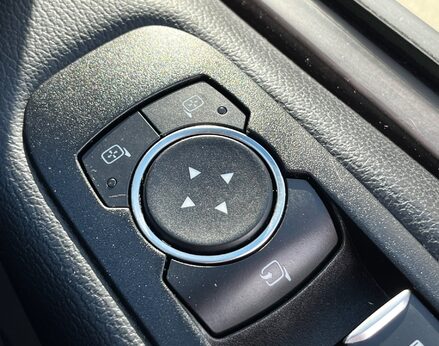 Ford Tourneo Custom 320 ZETEC ECOBLUE 56