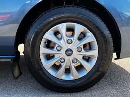 Ford Tourneo Custom 320 ZETEC ECOBLUE 20