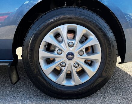 Ford Tourneo Custom 320 ZETEC ECOBLUE 20