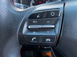 Hyundai KONA PREMIUM GT 64