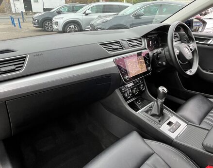 Skoda Superb SE TECHNOLOGY TDI 17
