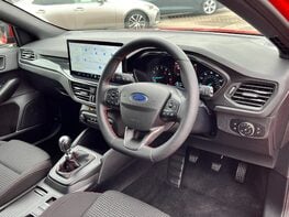Ford Focus ST-LINE 18