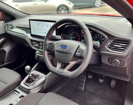 Ford Focus ST-LINE 18