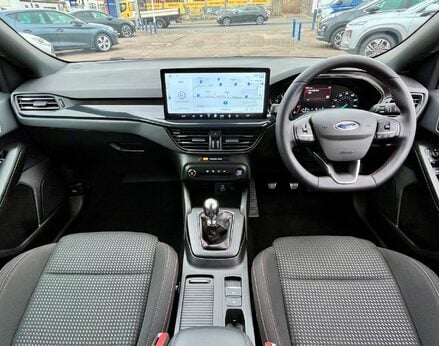 Ford Focus ST-LINE 2
