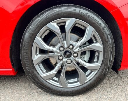 Ford Focus ST-LINE 16