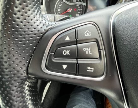 Mercedes-Benz C Class C200 SPORT 57