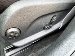 Mercedes-Benz C Class C200 SPORT 71