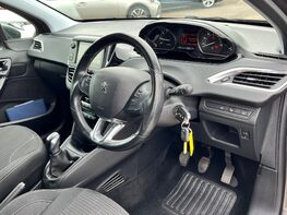 Peugeot 208 S/S TECH EDITION 18