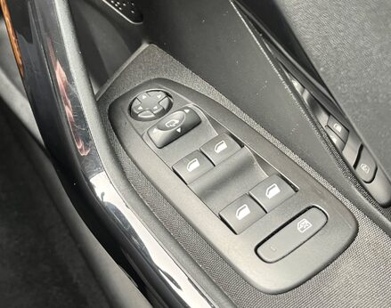 Peugeot 208 S/S TECH EDITION 59