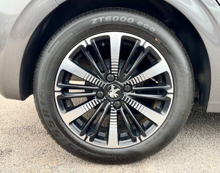 Peugeot 208 S/S TECH EDITION 15