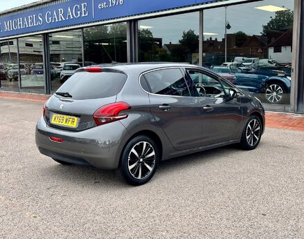 Peugeot 208 S/S TECH EDITION 8