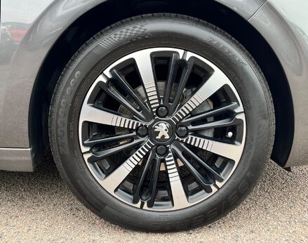 Peugeot 208 S/S TECH EDITION 16