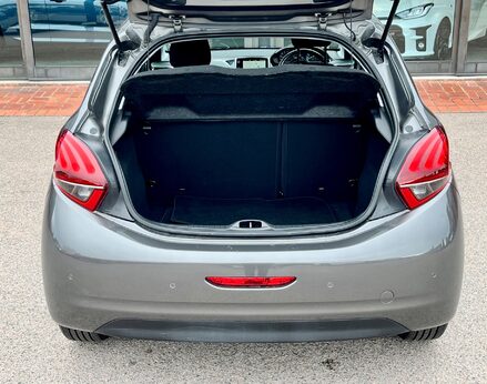 Peugeot 208 S/S TECH EDITION 64