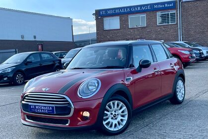 Mini Hatch COOPER